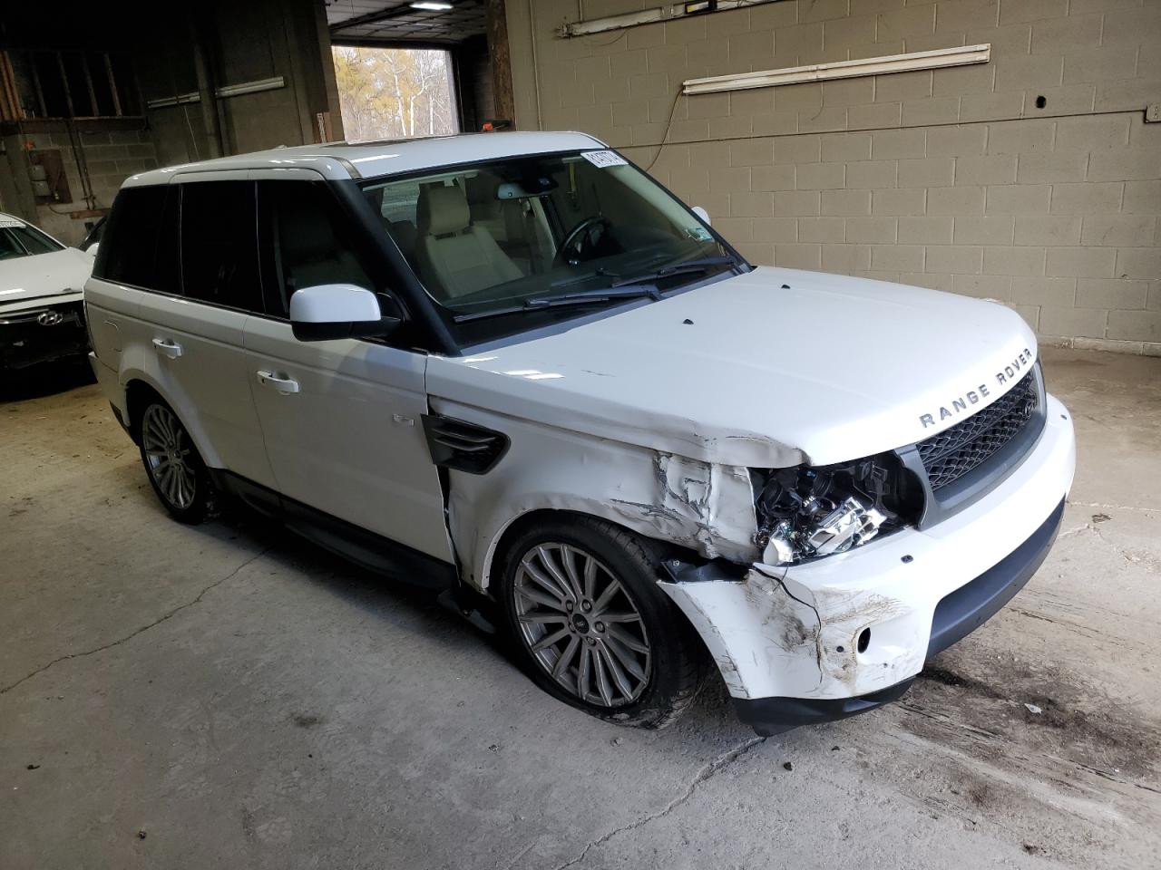 2012 Land Rover Range Rover - Image 4
