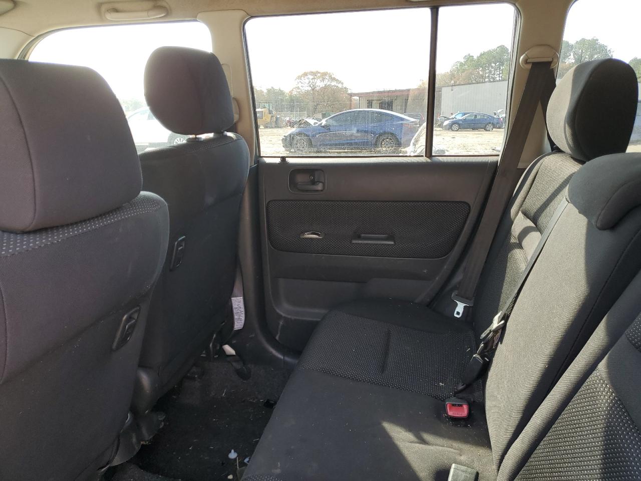 2006 Scion xB - Image 12