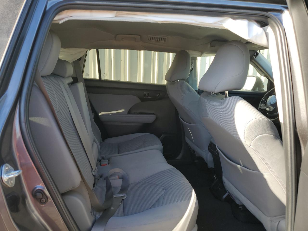 2022 Toyota Highlander - Image 10
