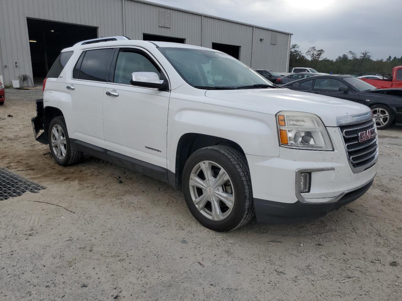 2016 GMC Terrain - Image 4