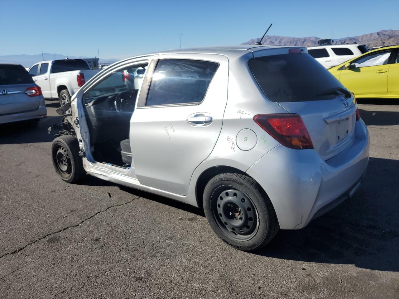 2015 Toyota Yaris - Image 2