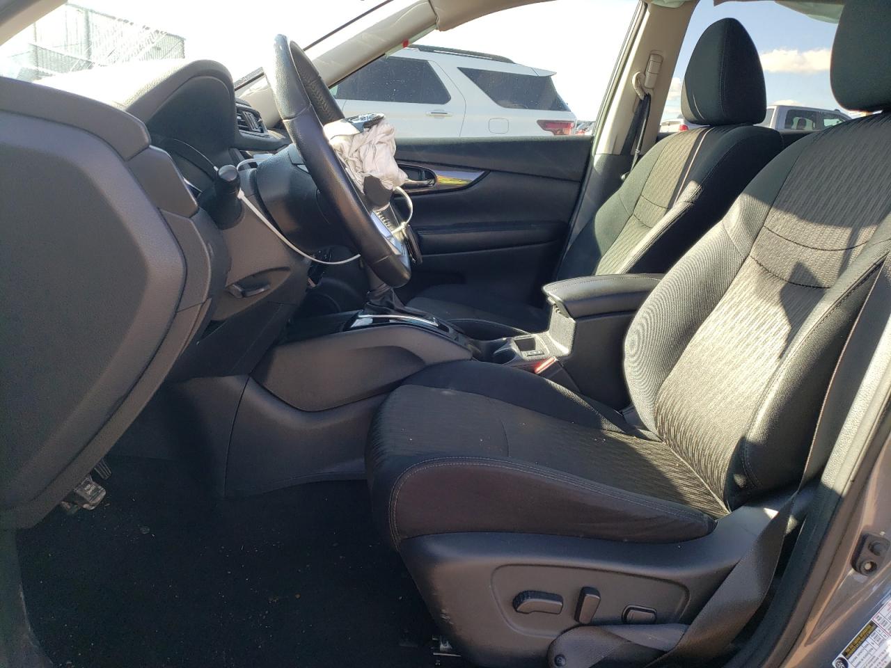 2018 Nissan Rogue - Image 7
