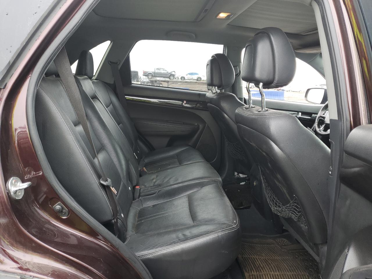 2011 Kia Sorento - Image 11