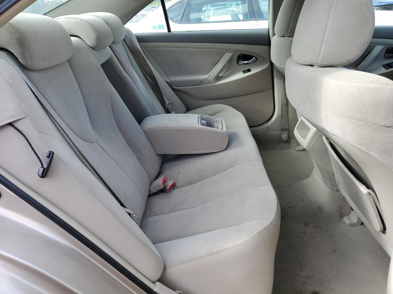 2009 Toyota Camry - Image 10