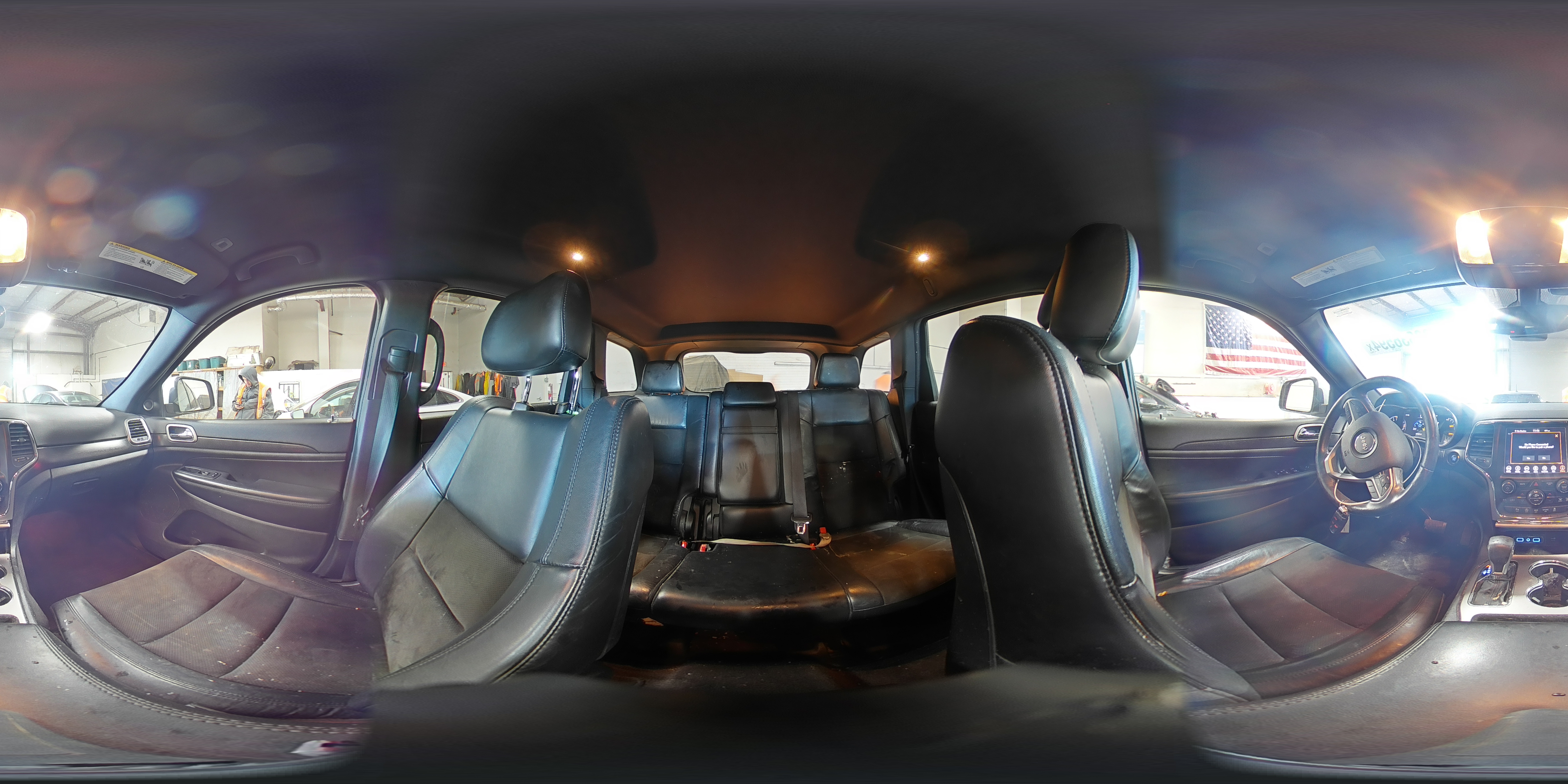 2018 Jeep Grand Cherokee - Image 14