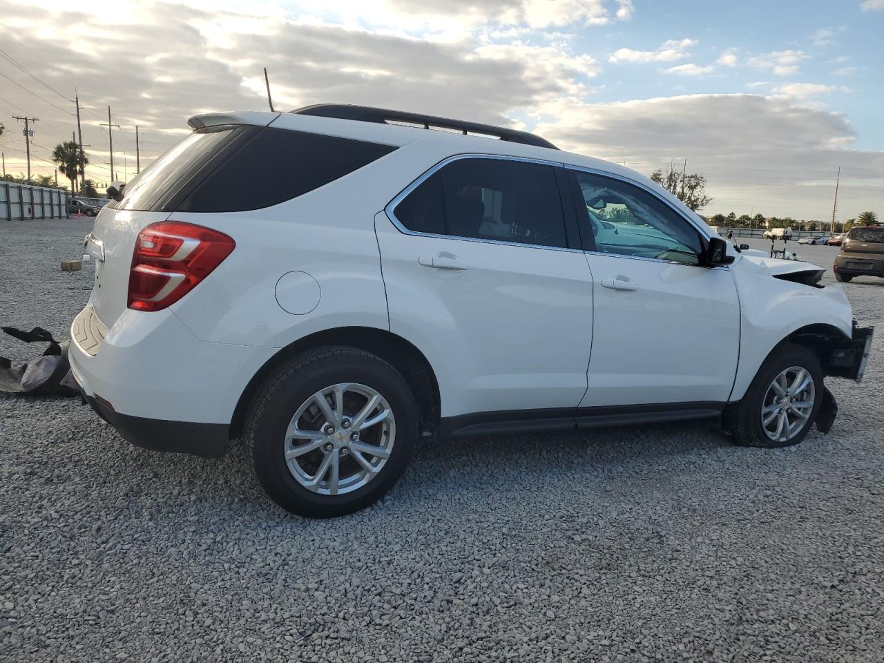 2017 Chevrolet Equinox - Image 3