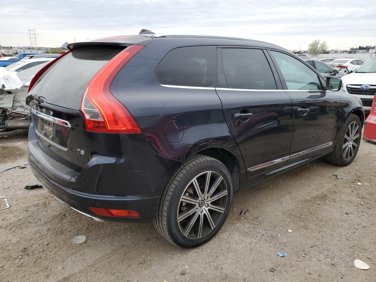 2016 Volvo XC60 - Image 3