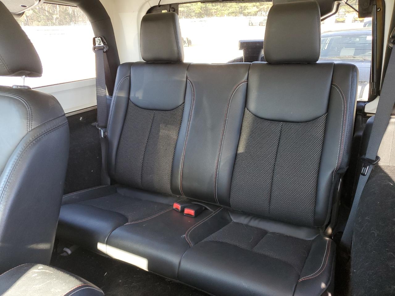 2016 Jeep Wrangler - Image 11