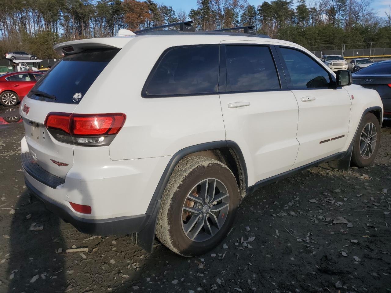 2017 Jeep Grand Cherokee - Image 3