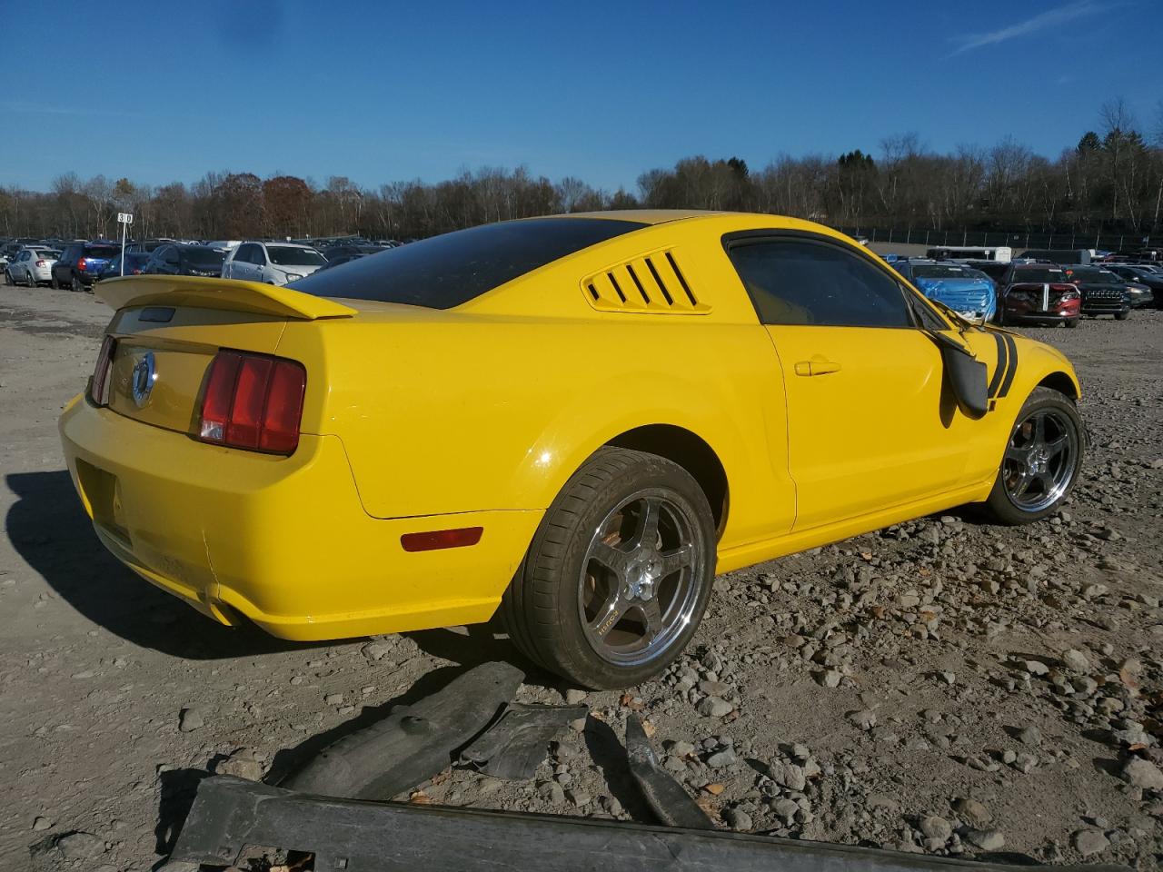 2005 Ford Mustang - Image 3