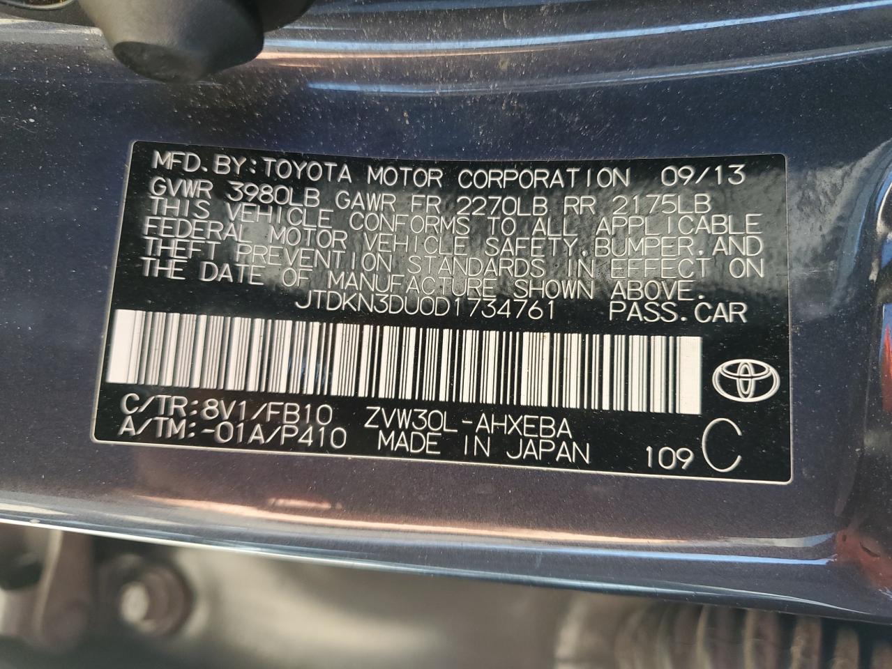 2013 Toyota Prius - Image 12