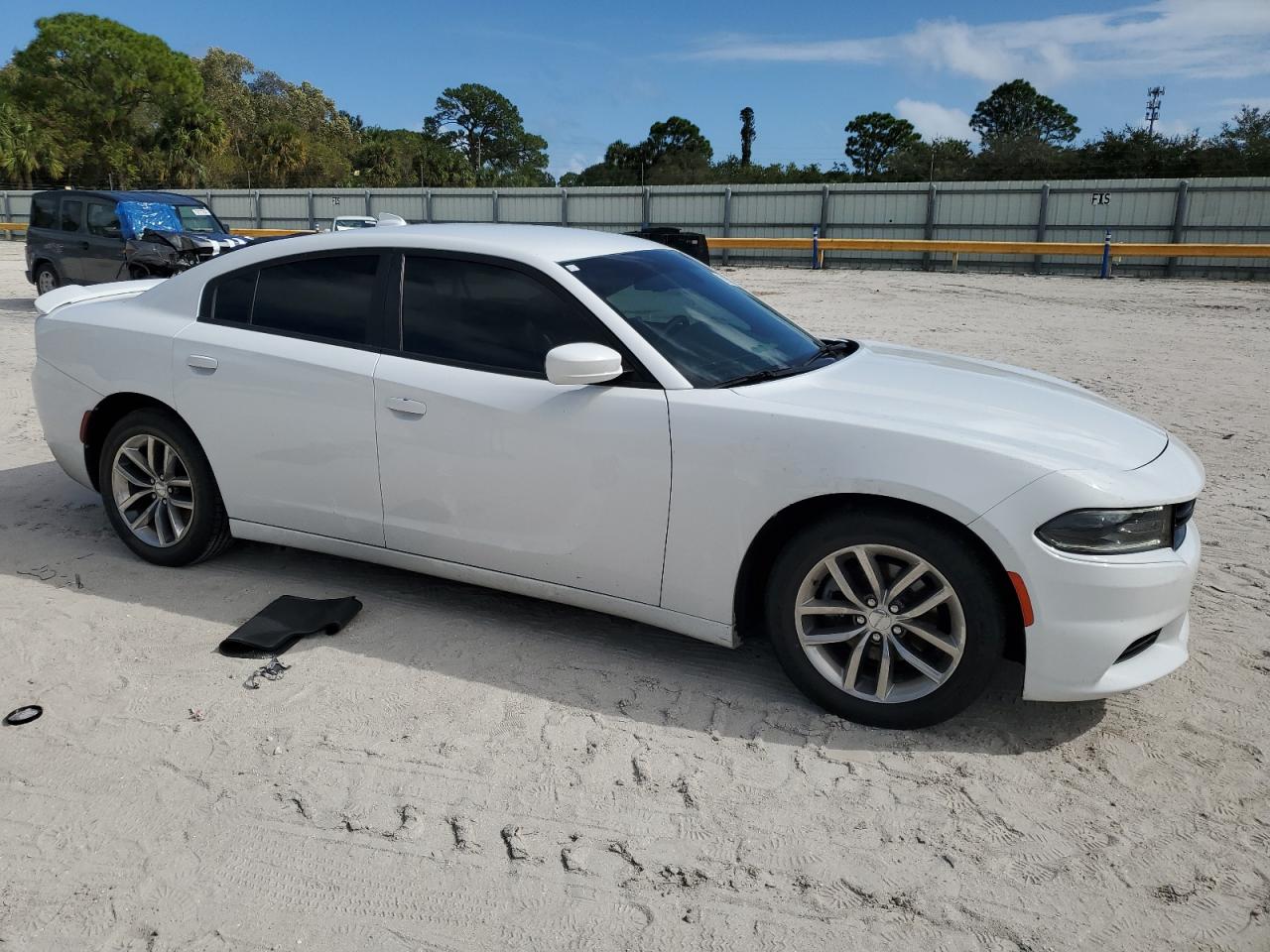 2016 Dodge Charger - Image 4
