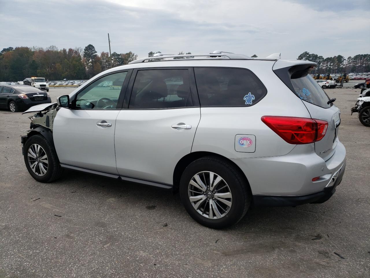 2019 Nissan Pathfinder - Image 2