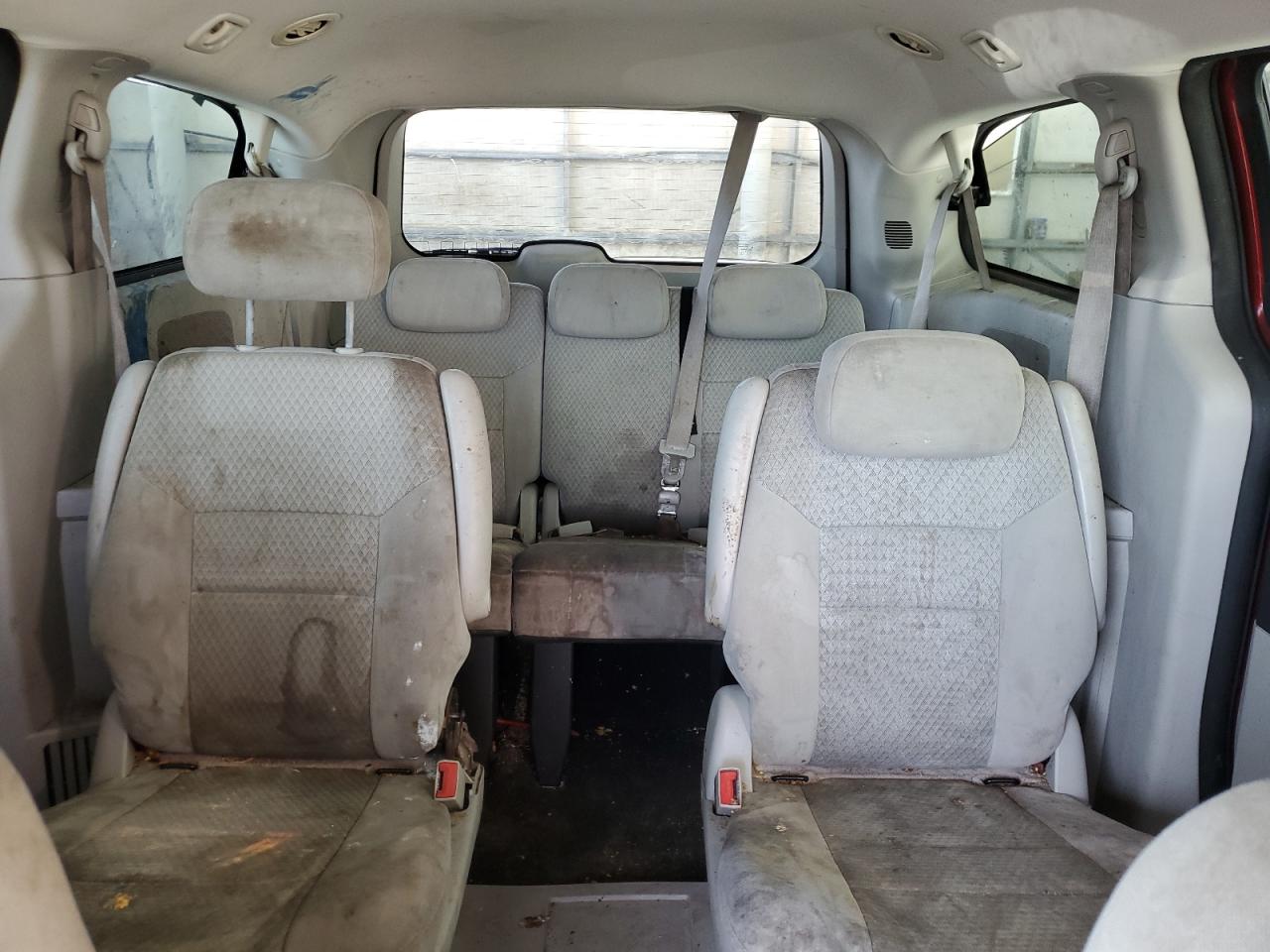 2010 Dodge Caravan - Image 10
