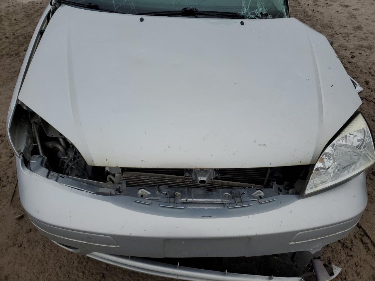 2005 Ford Focus - Image 12