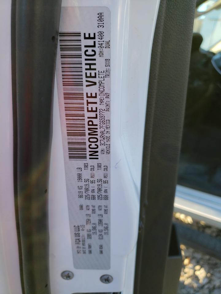 2015 RAM 5500 - Image 12