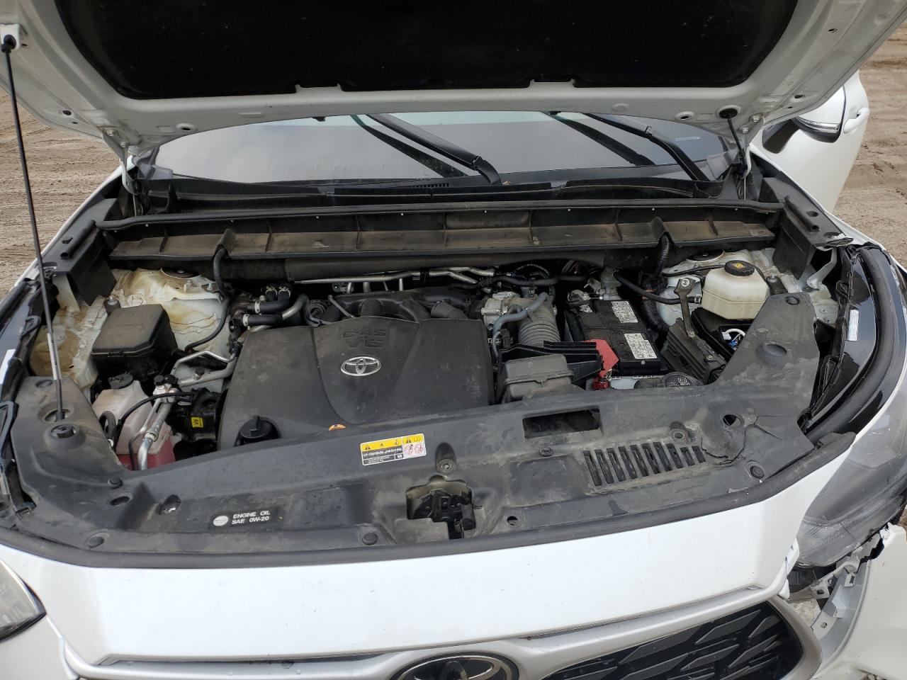 2022 Toyota Highlander - Image 12