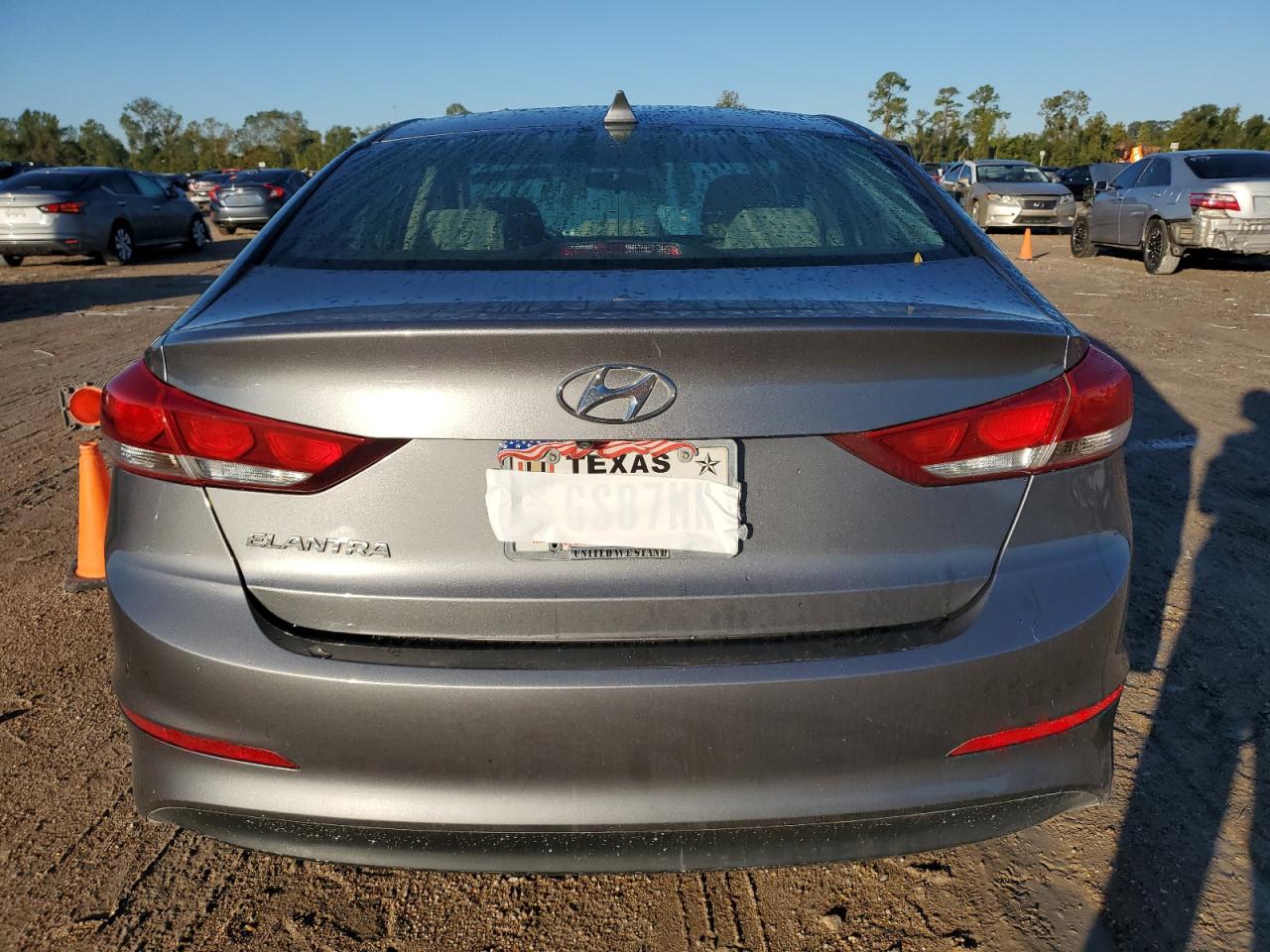 2018 Hyundai Elantra - Image 6