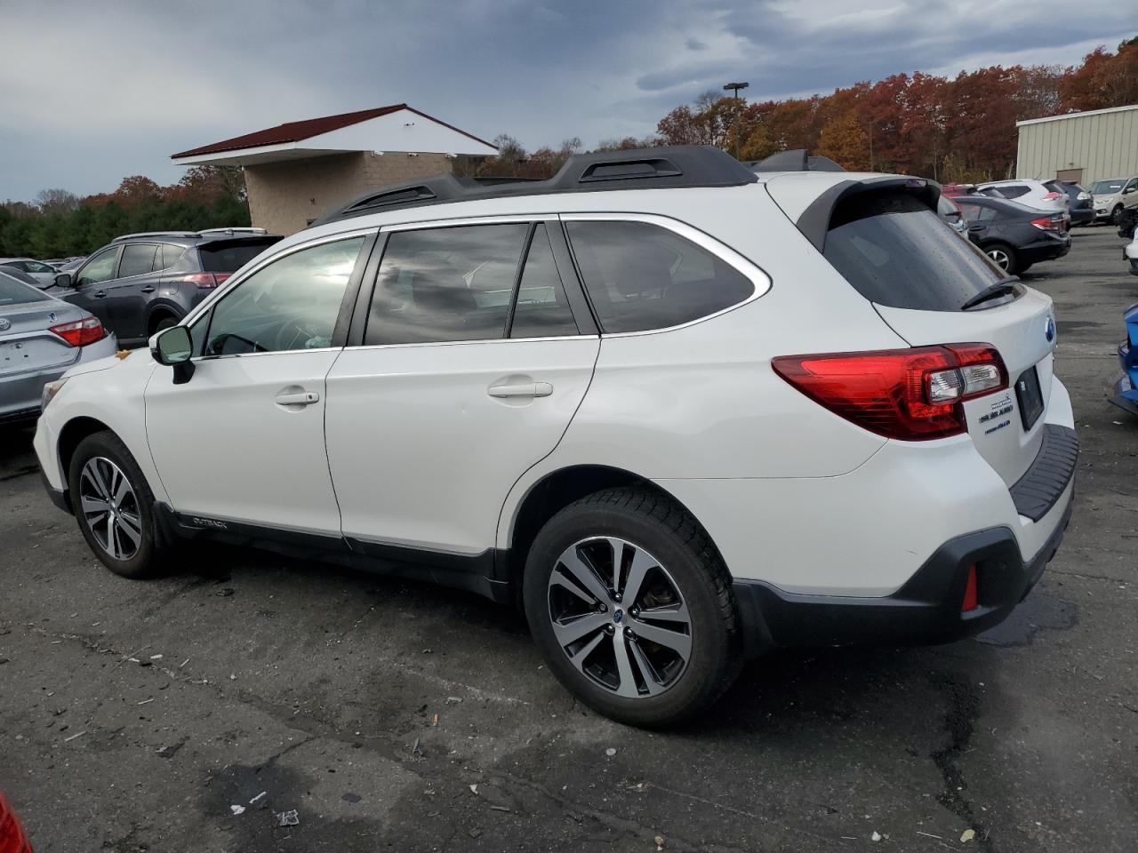 2019 Subaru Outback - Image 2