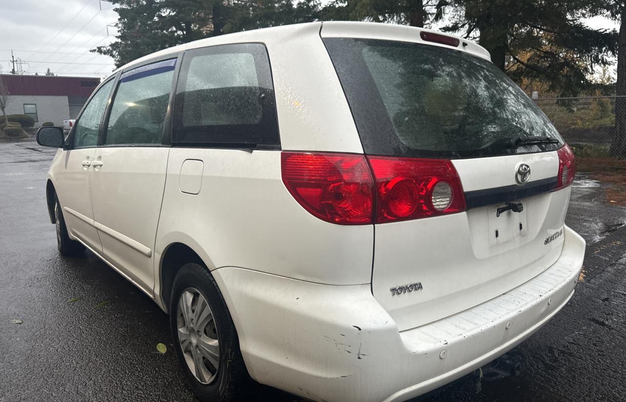 2009 Toyota Sienna - Image 3