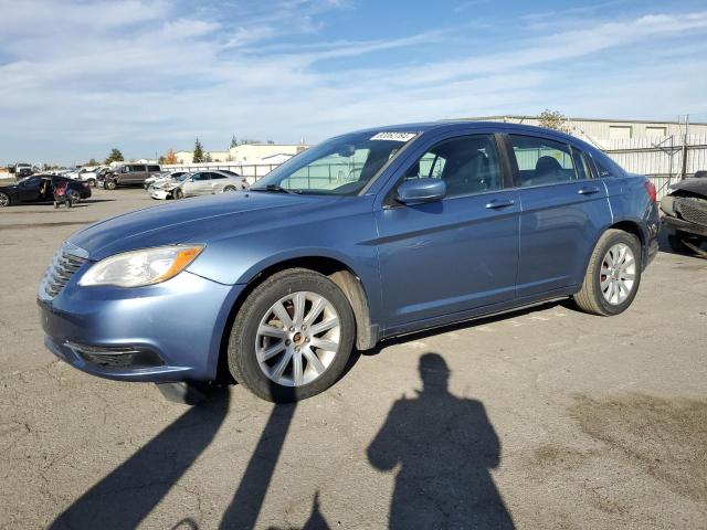 2011 Chrysler 200 Touring продається в Bakersfield, CA - Minor Dent/Scratches