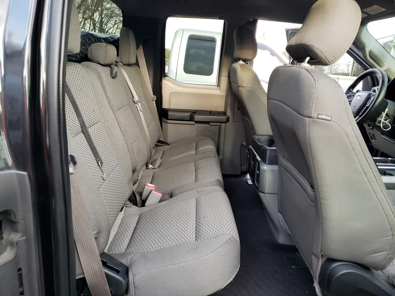 2015 Ford F-150 - Image 10