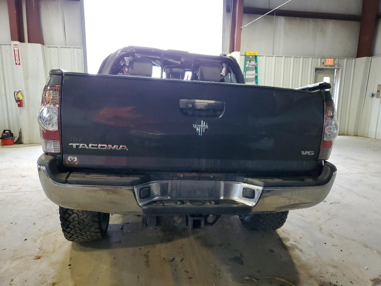 2015 Toyota Tacoma - Image 6