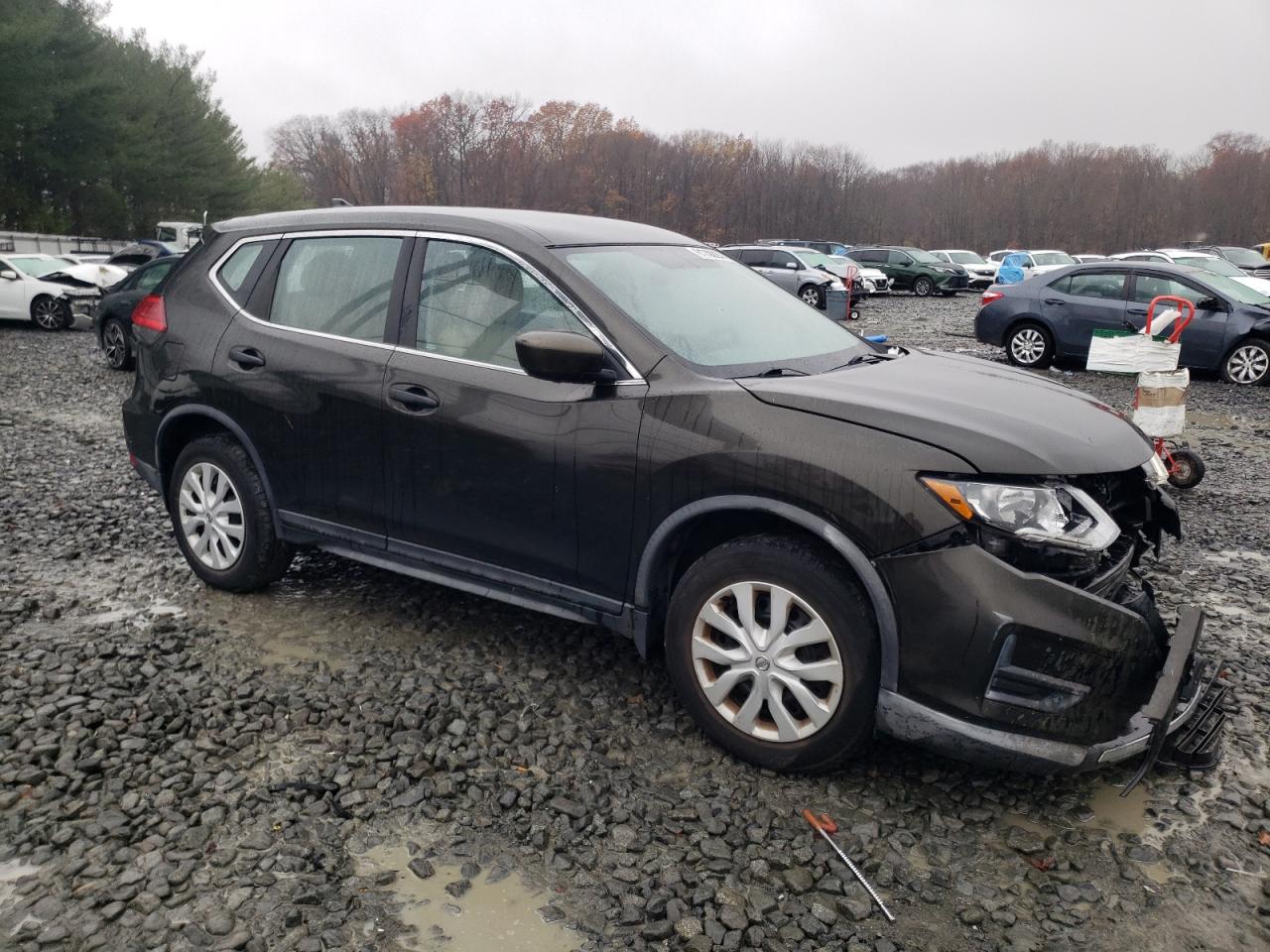 2017 Nissan Rogue - Image 4
