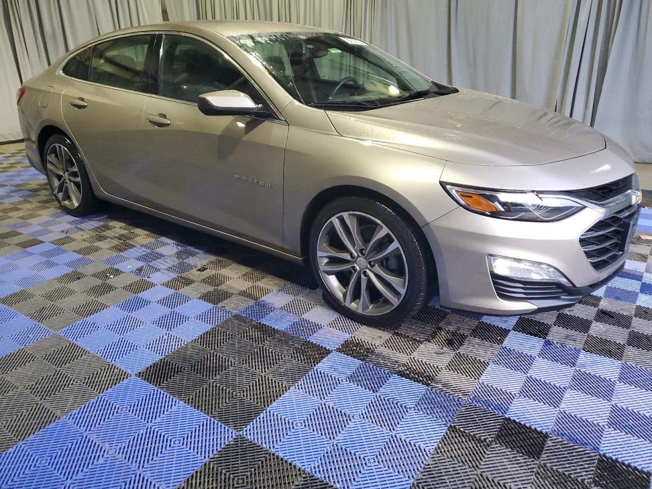 2022 Chevrolet Malibu - Image 4