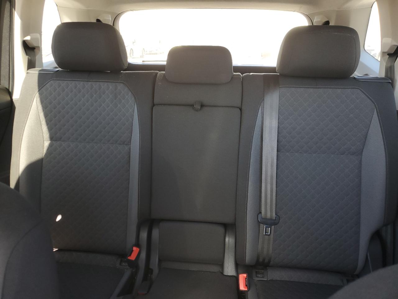2020 Volkswagen Tiguan - Image 10