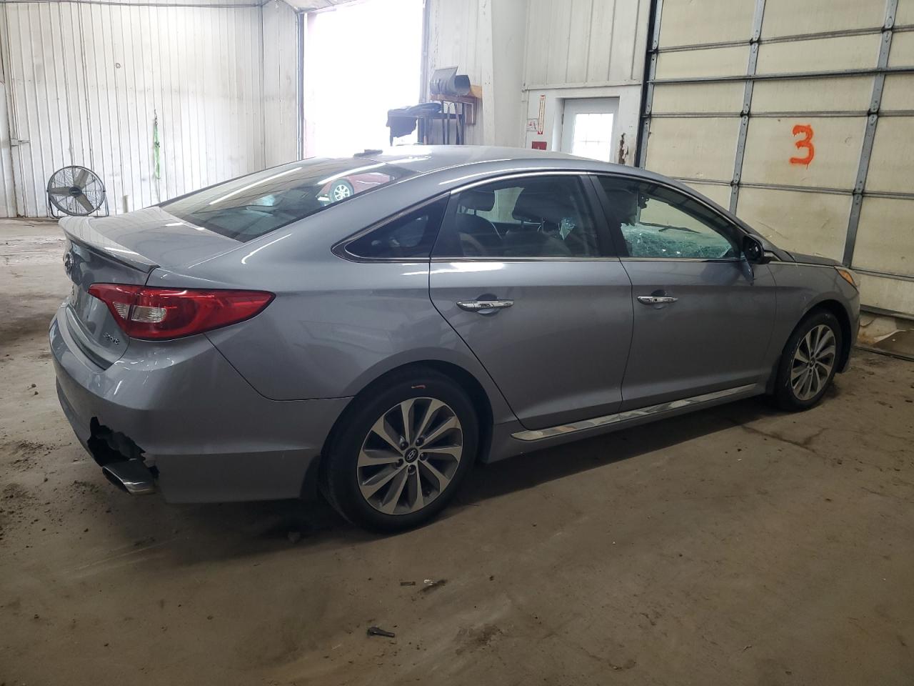 2016 Hyundai Sonata - Image 3
