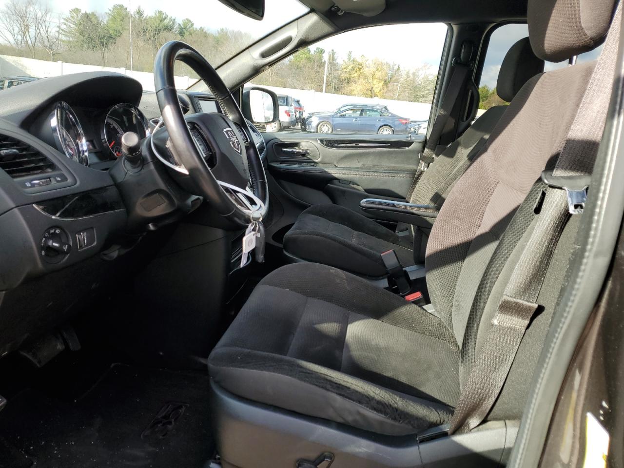 2019 Dodge Caravan - Image 7