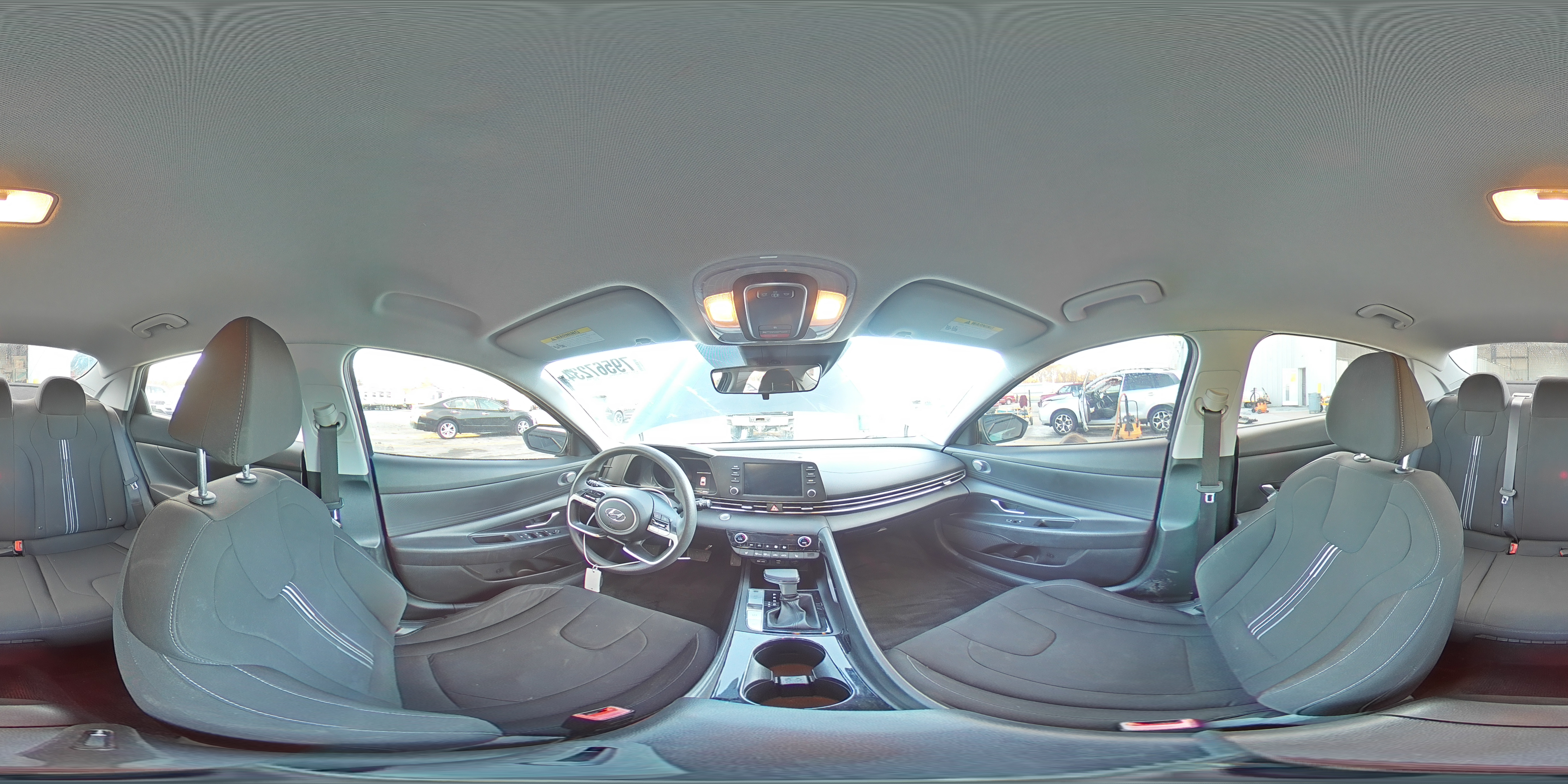 2022 Hyundai Elantra - Image 14