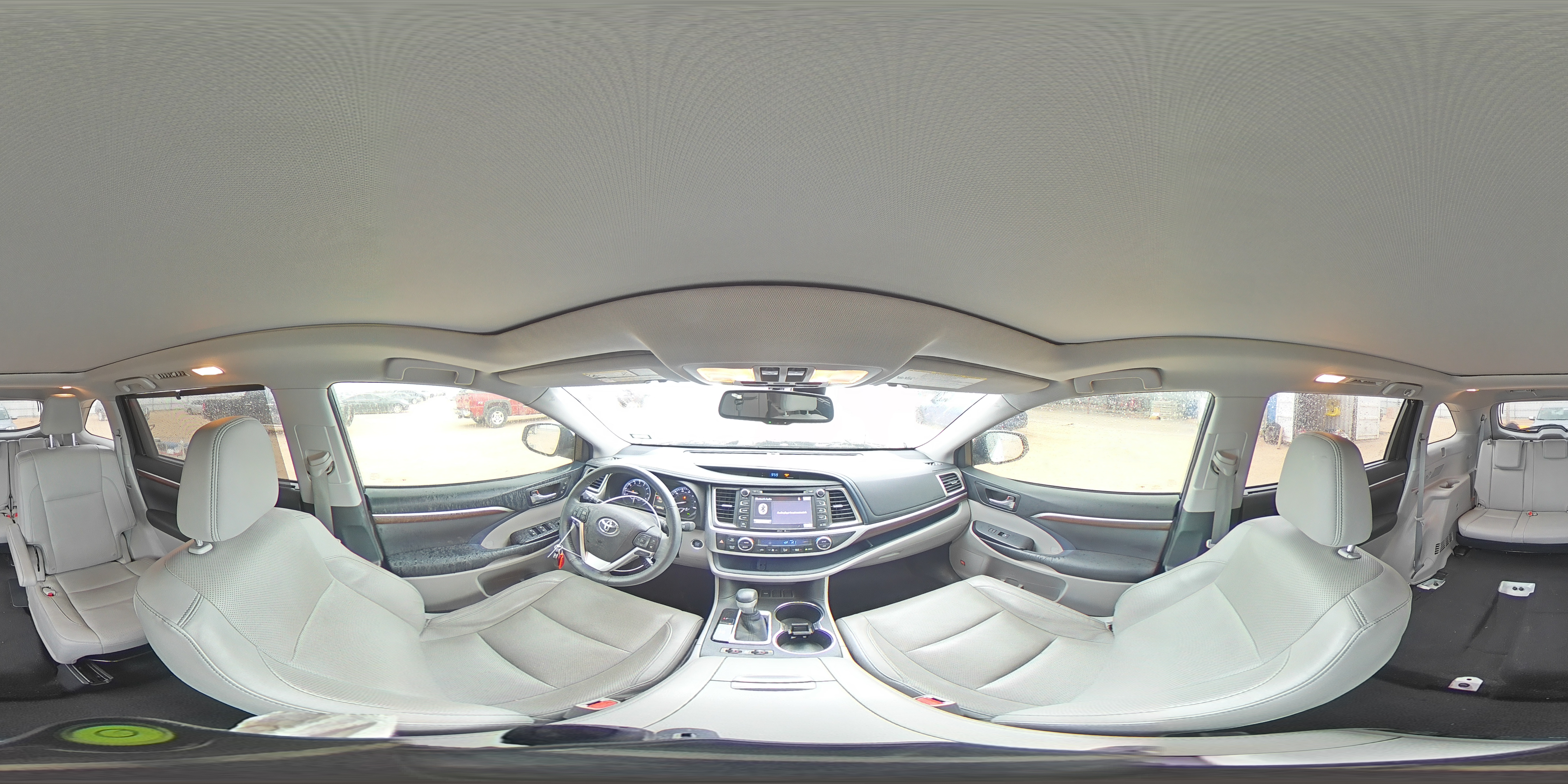 2015 Toyota Highlander - Image 13