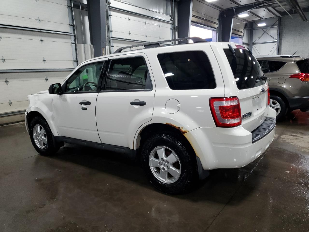 2010 Ford Escape - Image 2