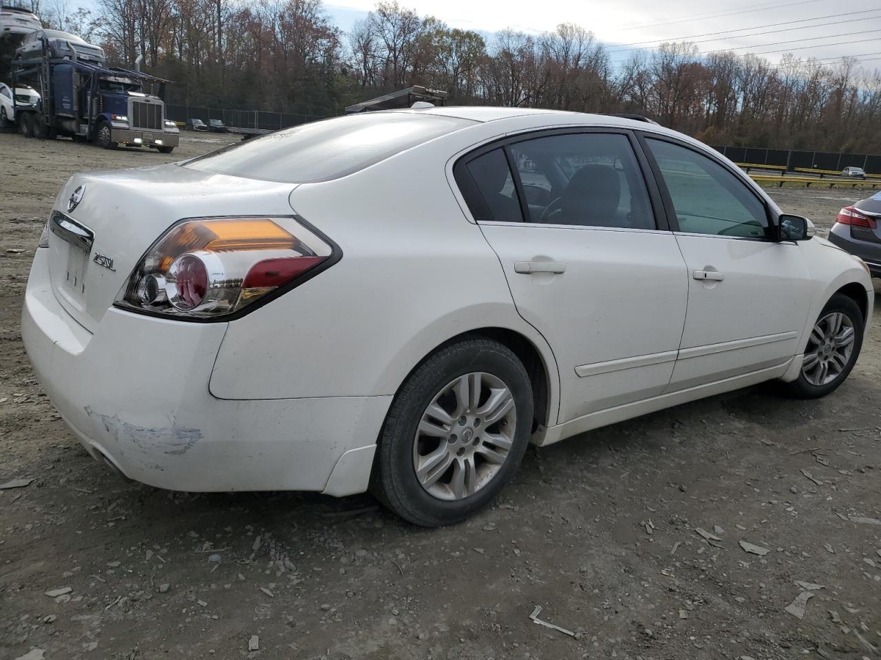2011 Nissan Altima - Image 3