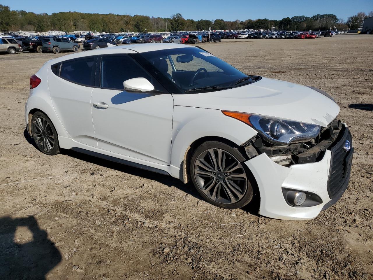 2016 Hyundai Veloster - Image 4