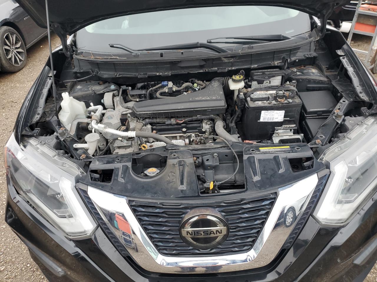 2018 Nissan Rogue - Image 11