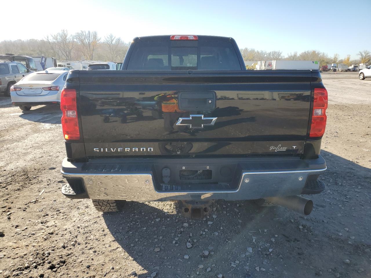2015 Chevrolet Silverado - Image 6
