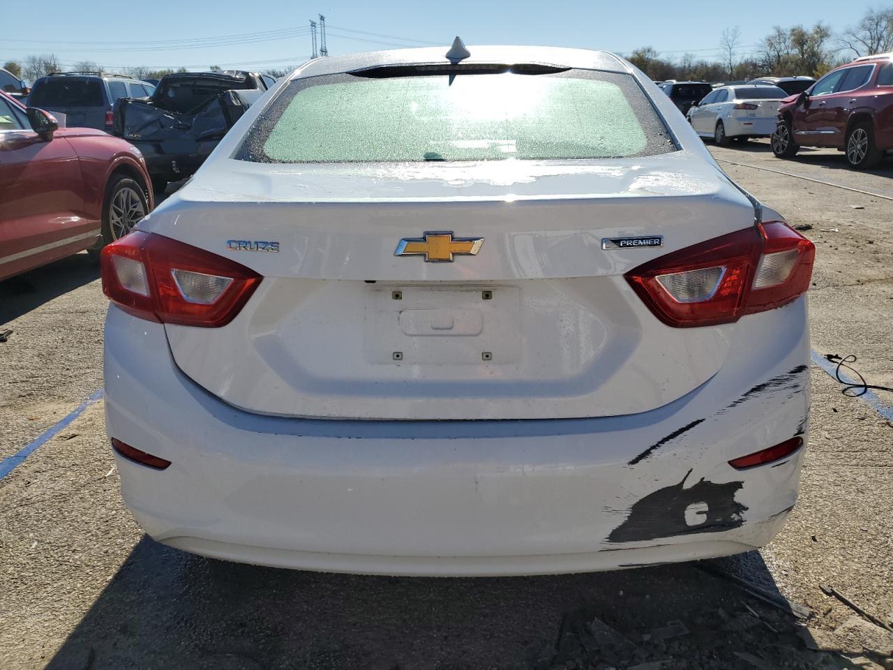 2017 Chevrolet Cruze - Image 6