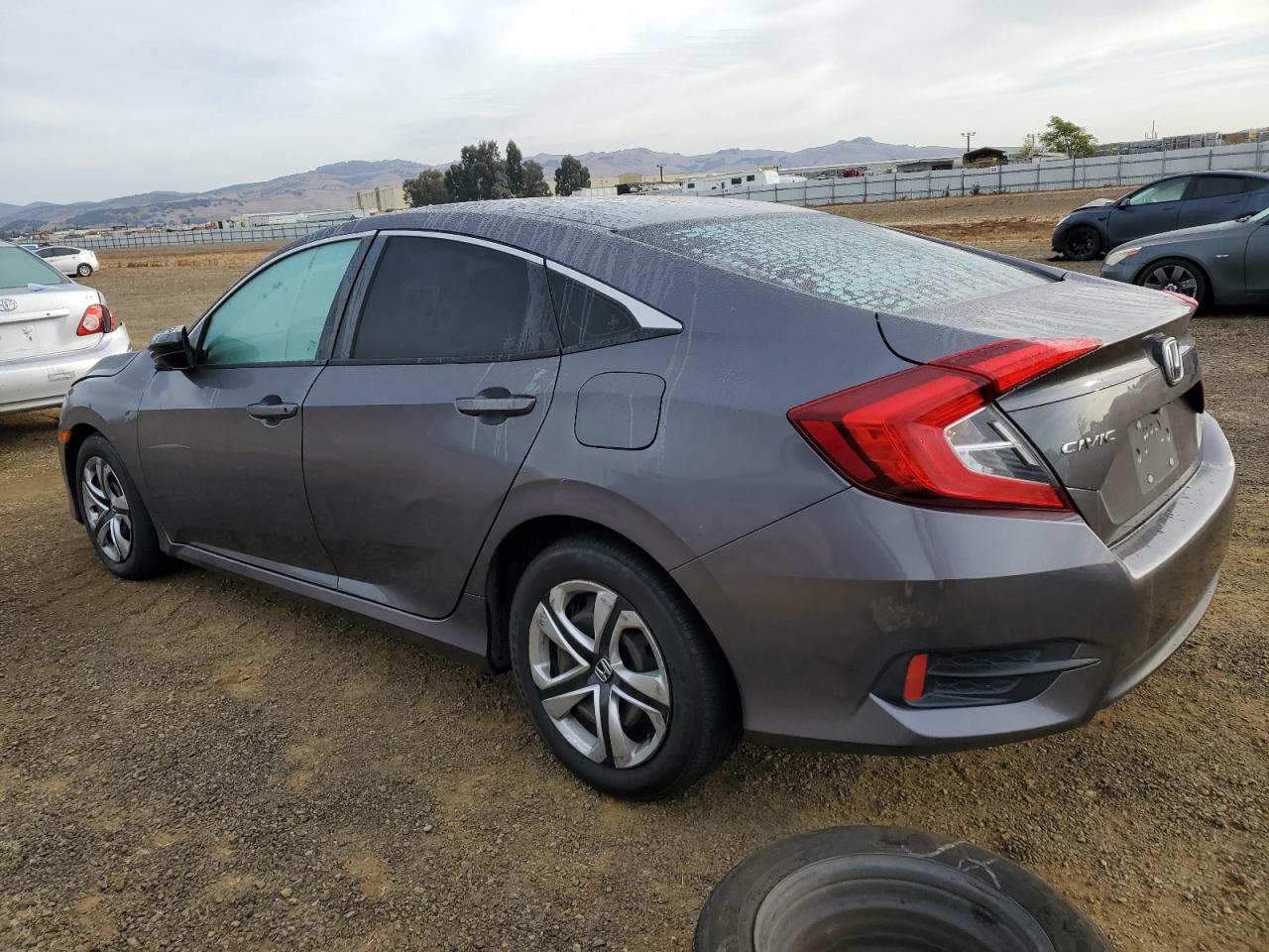 VIN 2HGFC2F52JH565171 2018 HONDA CIVIC no.2