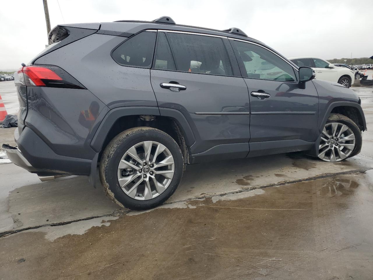 2024 Toyota RAV 4 - Image 3