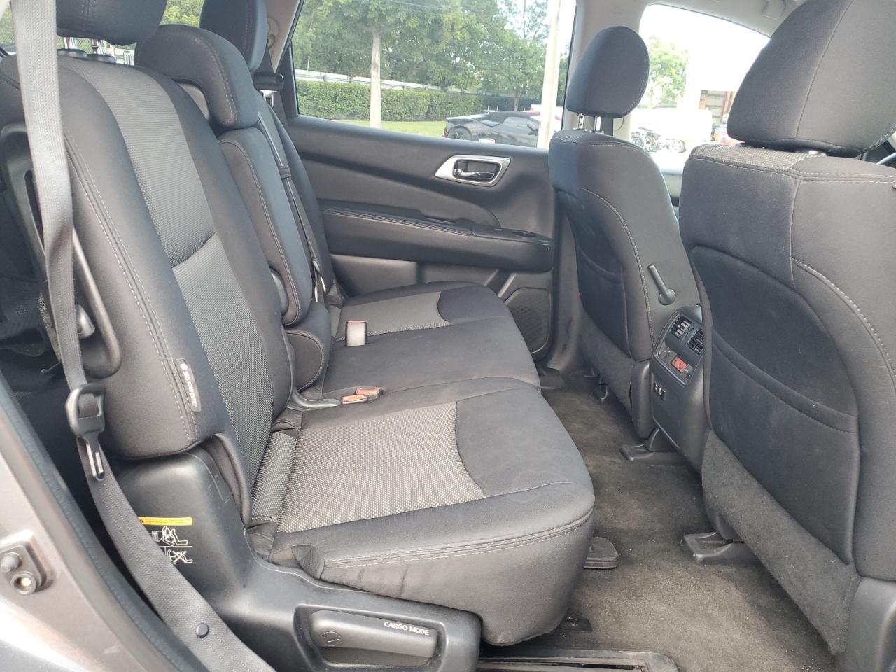 2020 Nissan Pathfinder - Image 11