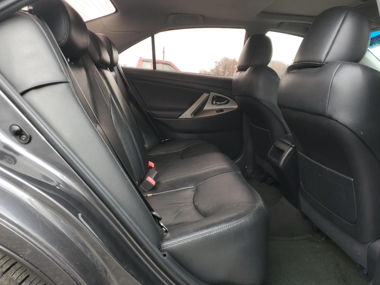 2011 Toyota Camry - Image 10