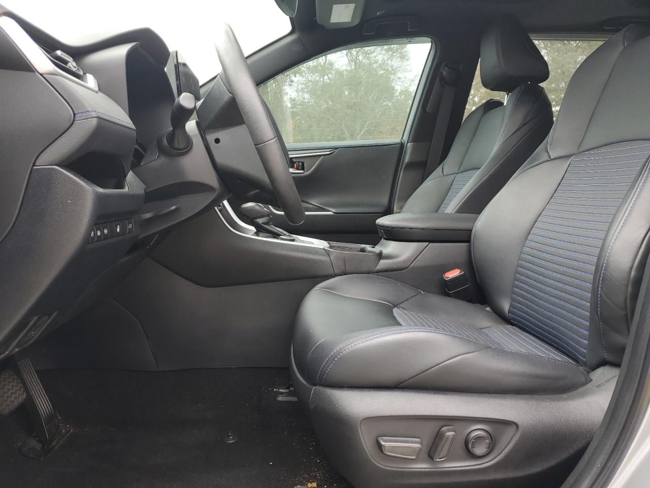 2023 Toyota RAV 4 - Image 7