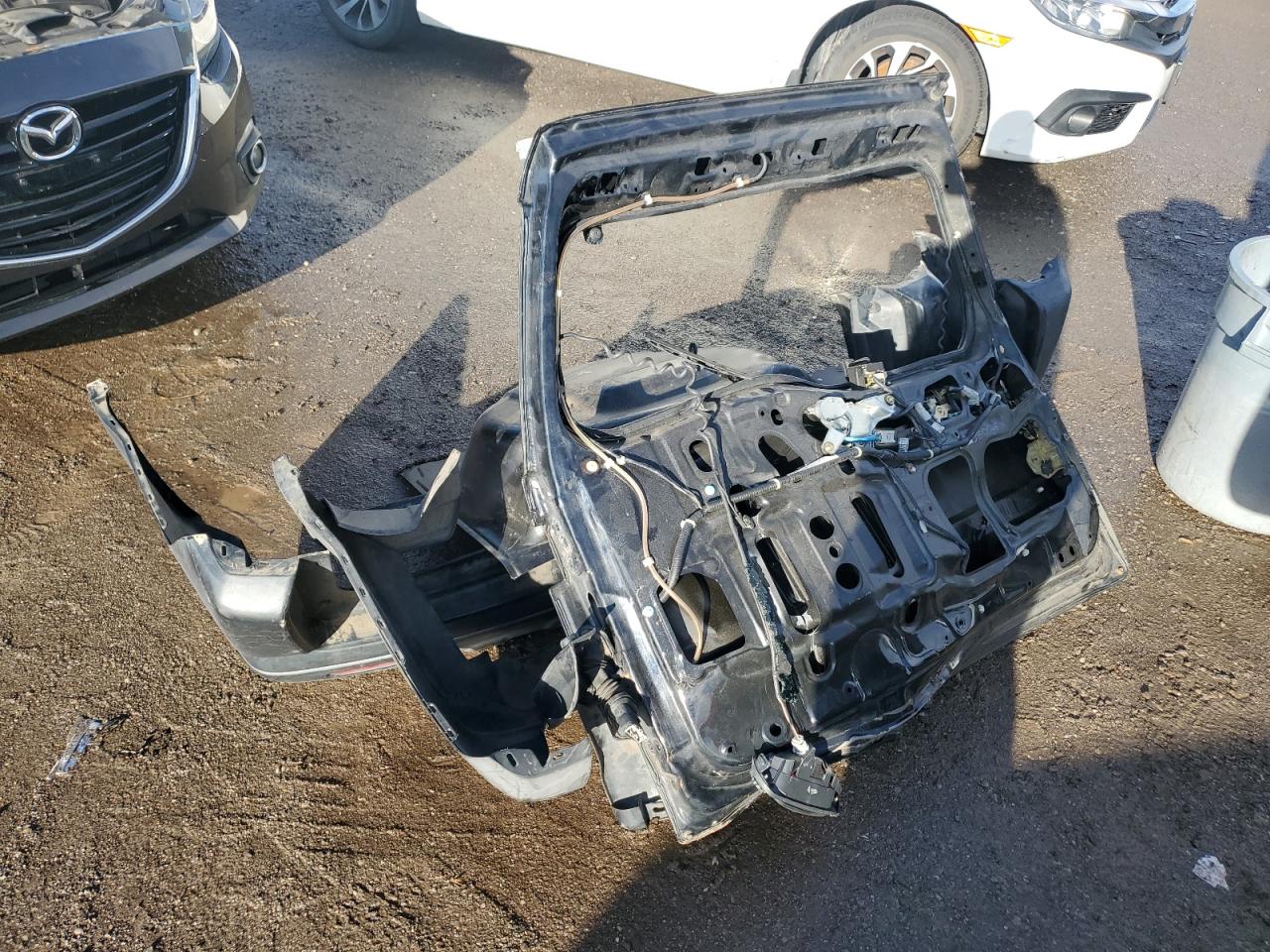 2004 Honda CR-V - Image 13