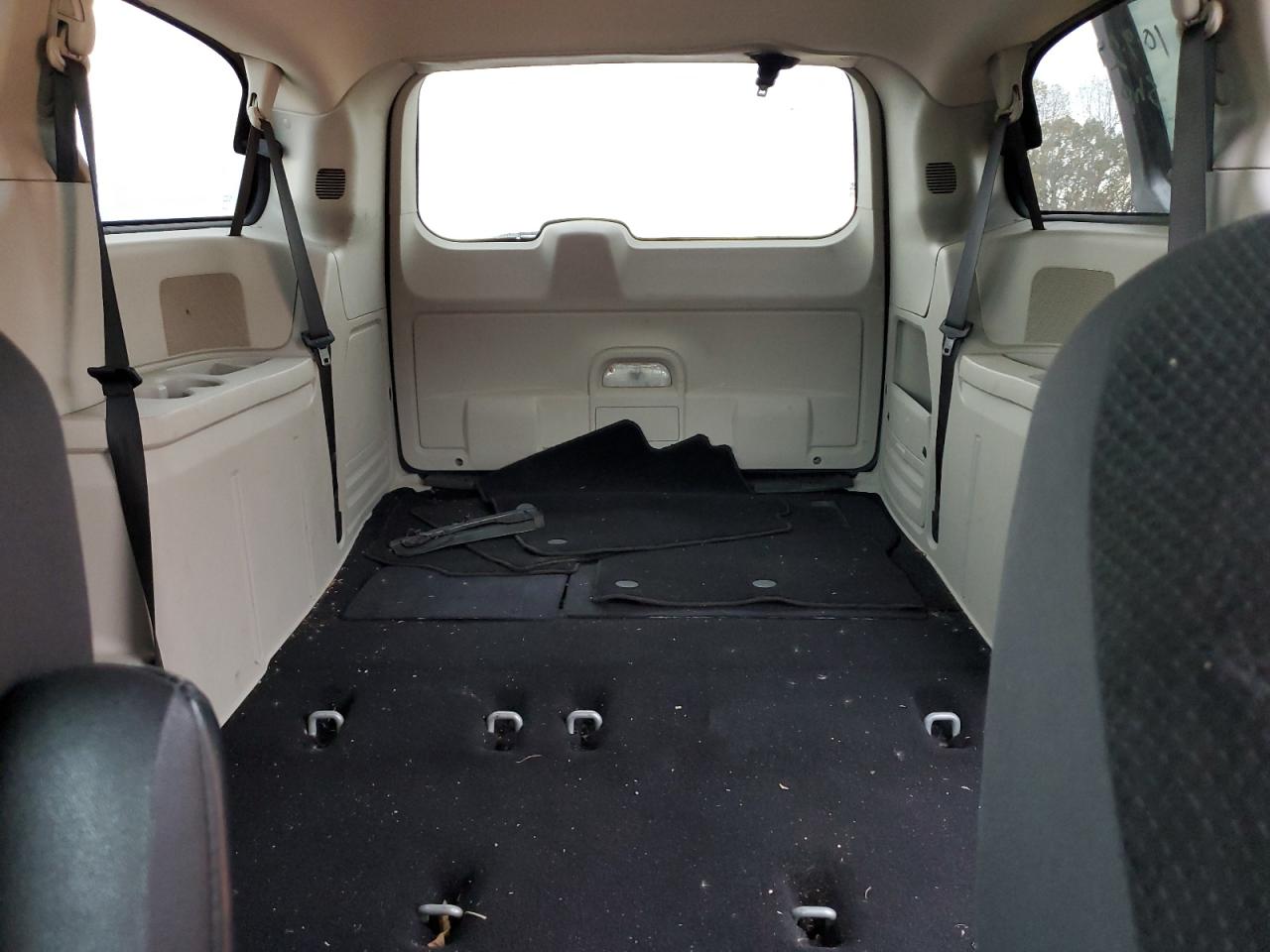 2018 Dodge Caravan - Image 10