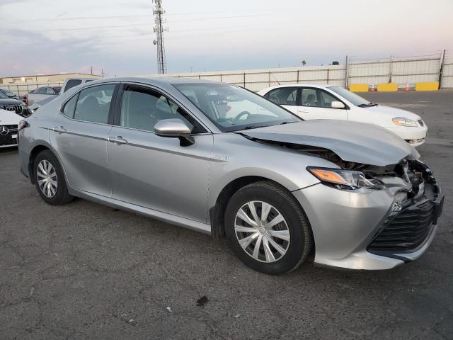  TOYOTA CAMRY 2020 Srebrny