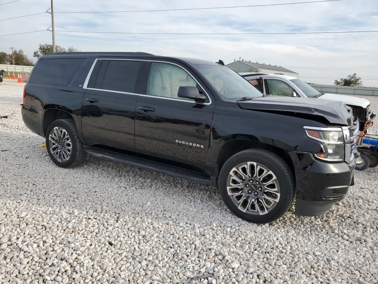 2019 Chevrolet Suburban - Image 4