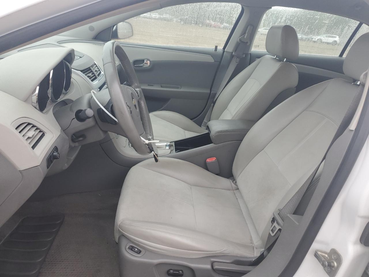 2009 Chevrolet Malibu - Image 7